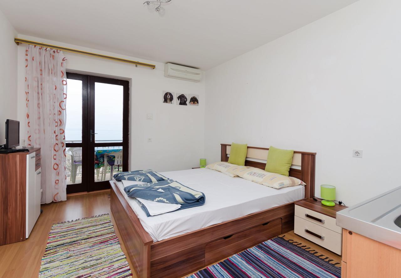Apartments And Room Luka クレノヴィツァ エクステリア 写真